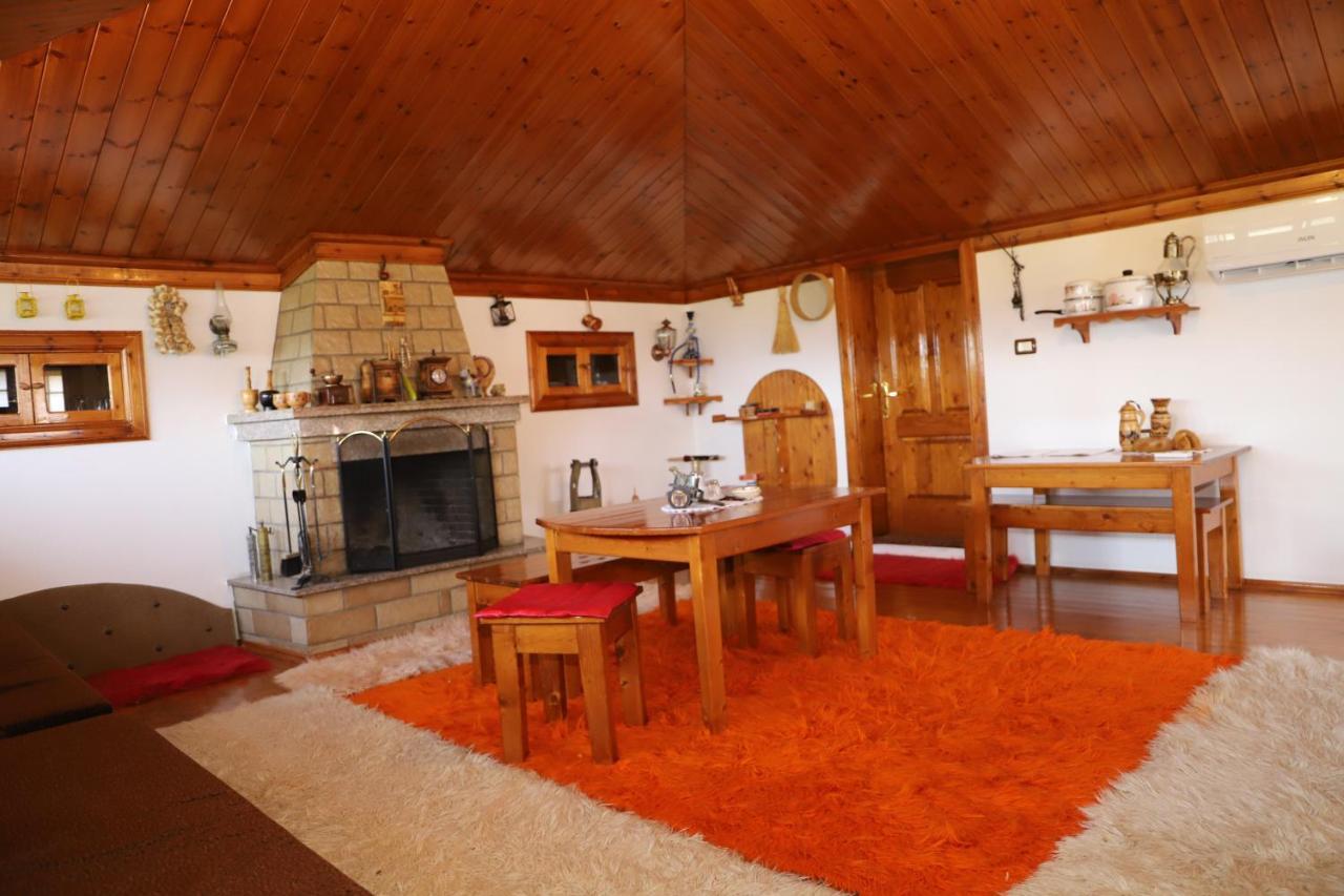 Raisa Guesthouse 12 Берат Екстер'єр фото