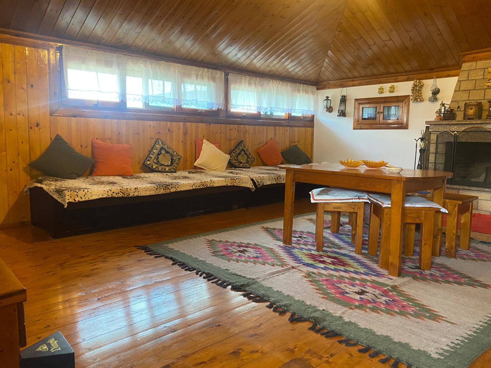 Raisa Guesthouse 12 Берат Екстер'єр фото